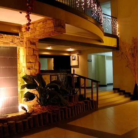 Lancaster Hotel Cebu Lapu-Lapu City Bagian luar foto