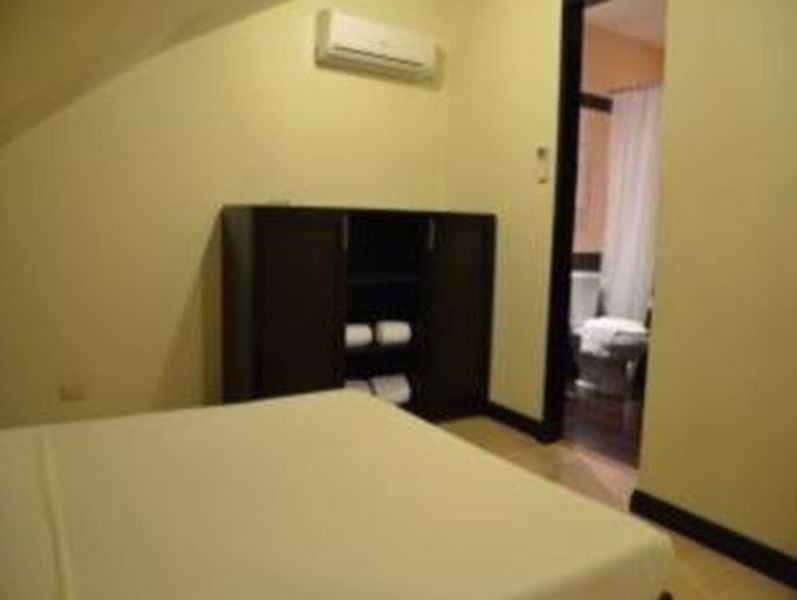 Lancaster Hotel Cebu Lapu-Lapu City Bagian luar foto